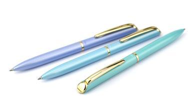 Pentel zselés rollertoll prémium fém EnerGel pastell lila 0,7 mm - fekete tintával + ajándék kék tollbetéttel